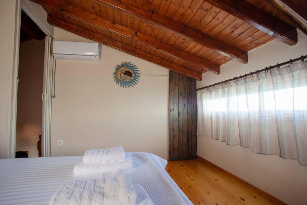 Kohyli Beachfront House Agia Pelagia Chlomou Экстерьер фото