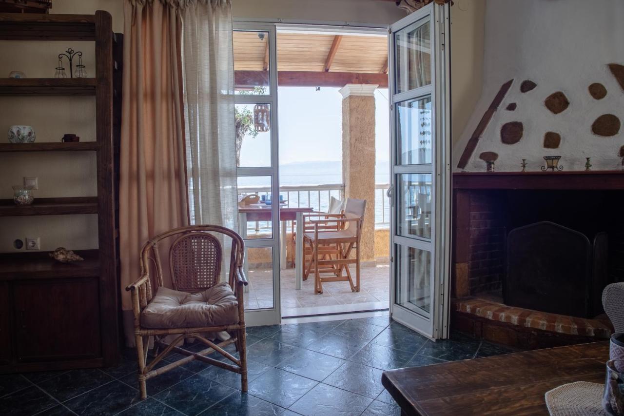 Kohyli Beachfront House Agia Pelagia Chlomou Экстерьер фото