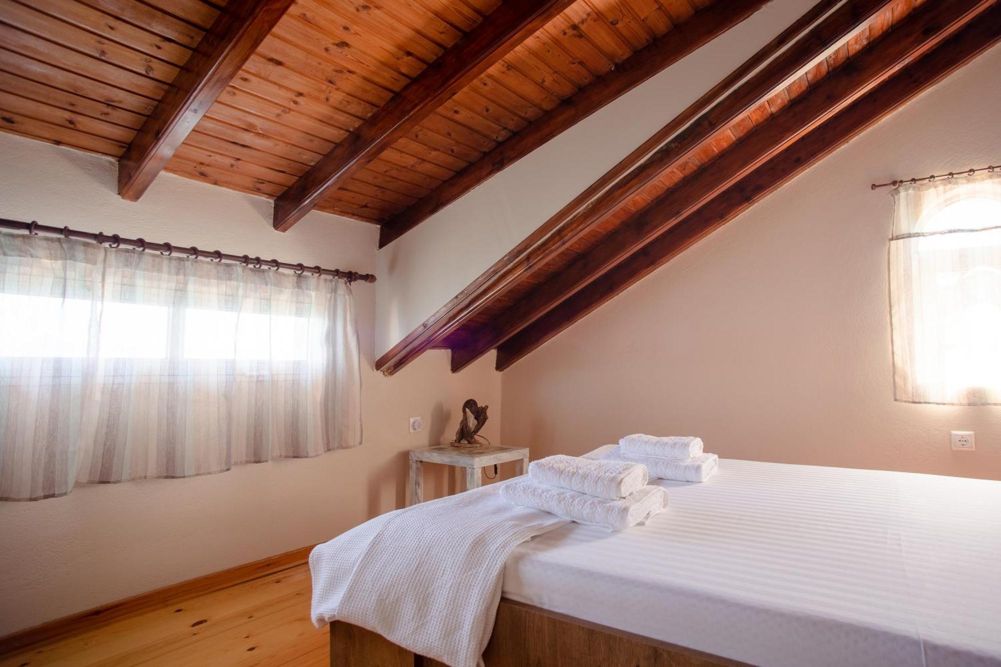 Kohyli Beachfront House Agia Pelagia Chlomou Экстерьер фото