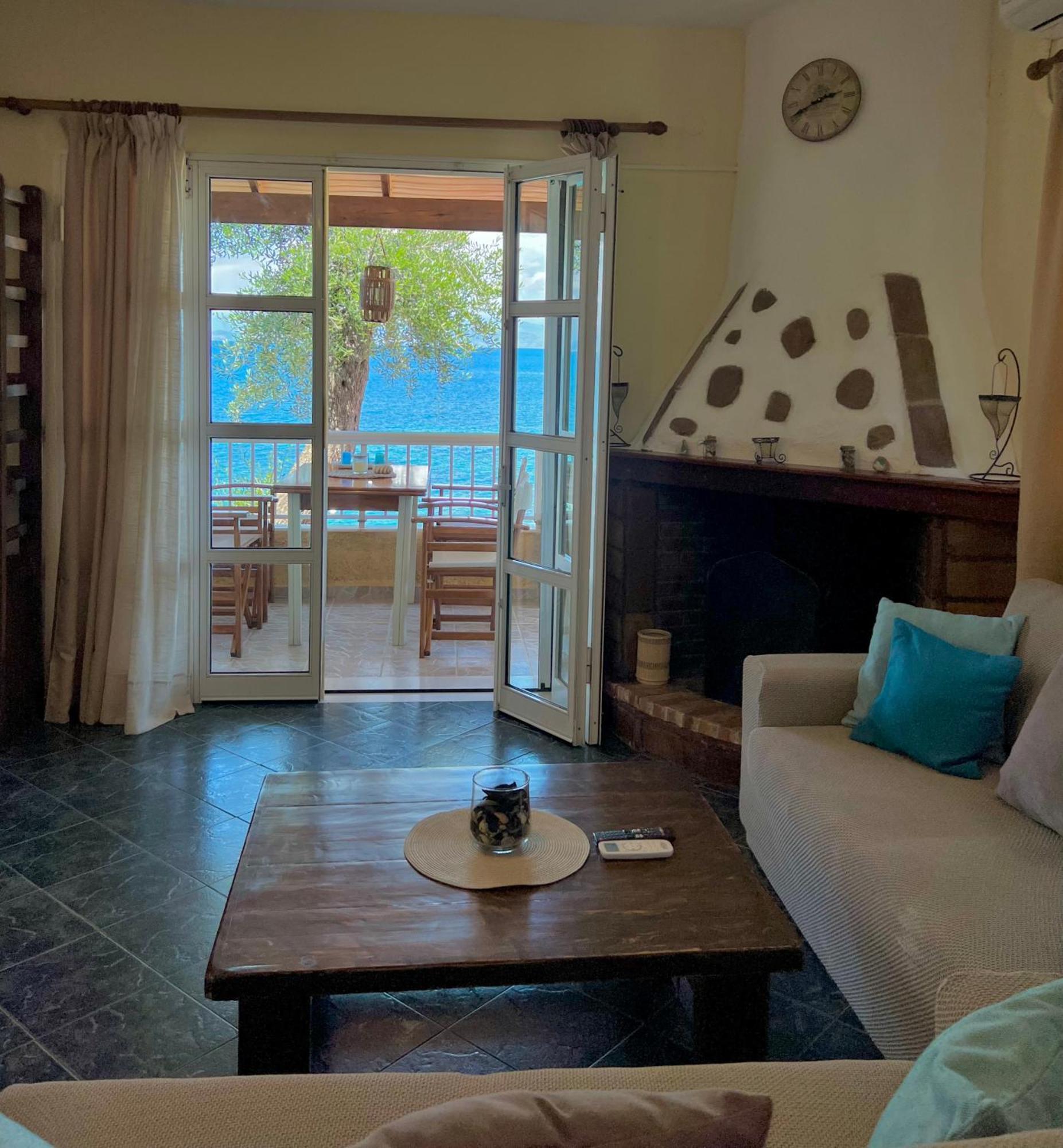 Kohyli Beachfront House Agia Pelagia Chlomou Экстерьер фото
